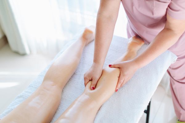 pre and post-surgical lymphatic drainage massage